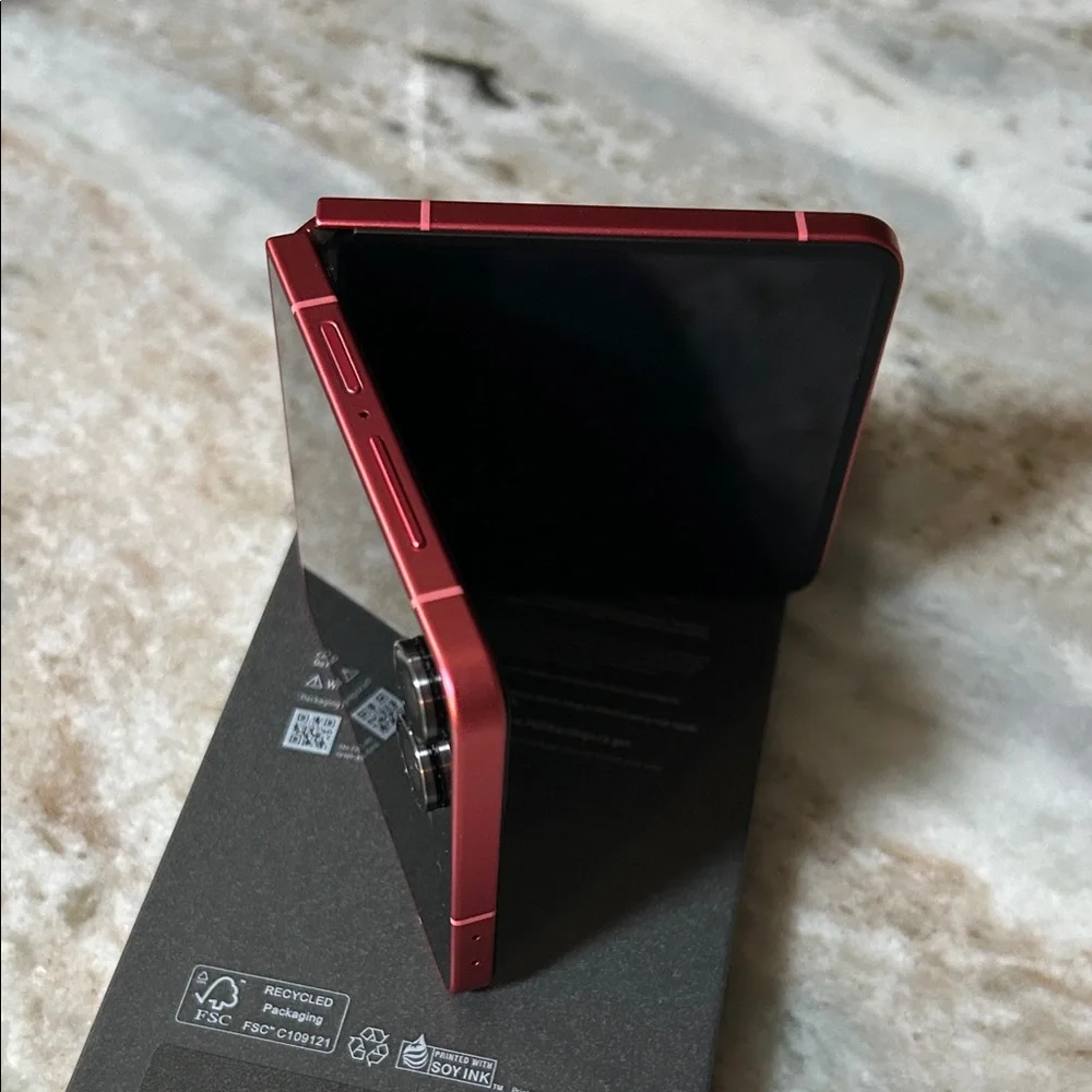 UNLOCKED Pink Galaxy Z Flip 7